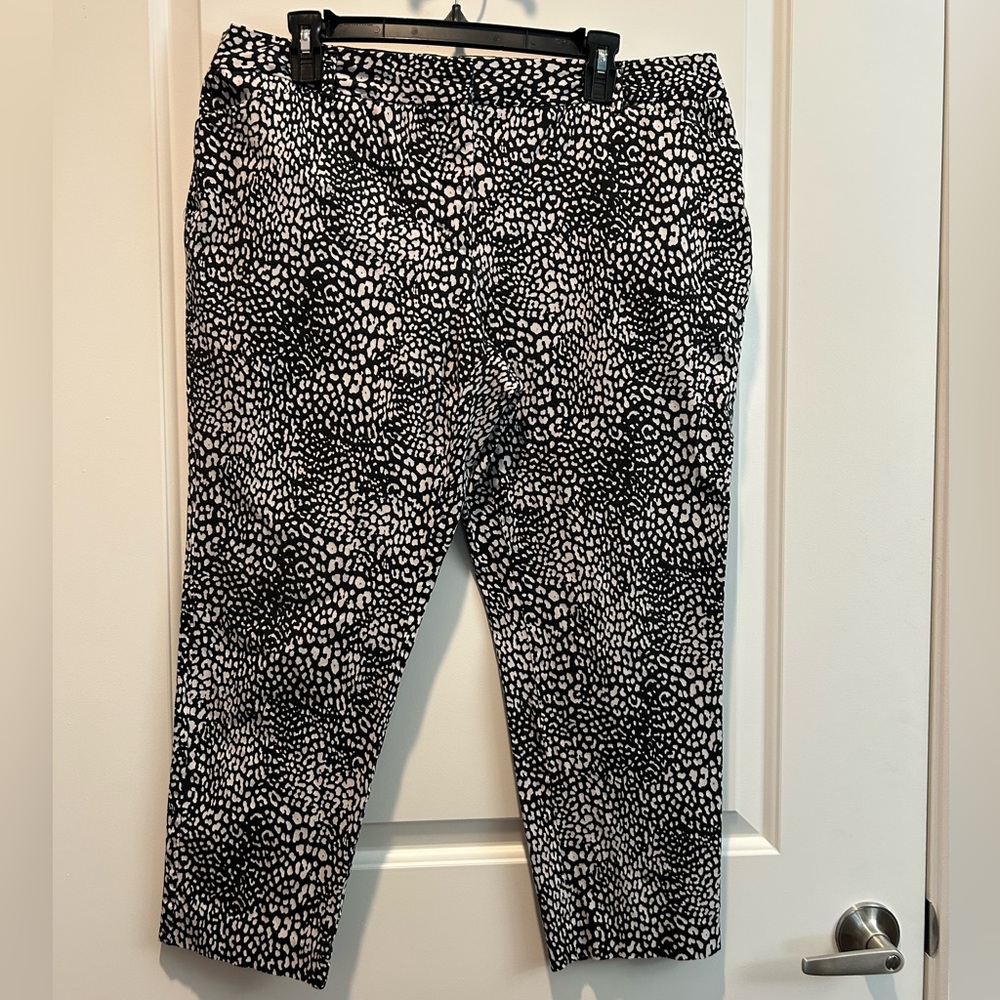 Worthington Black and White Women's Ankle Pants Size 16